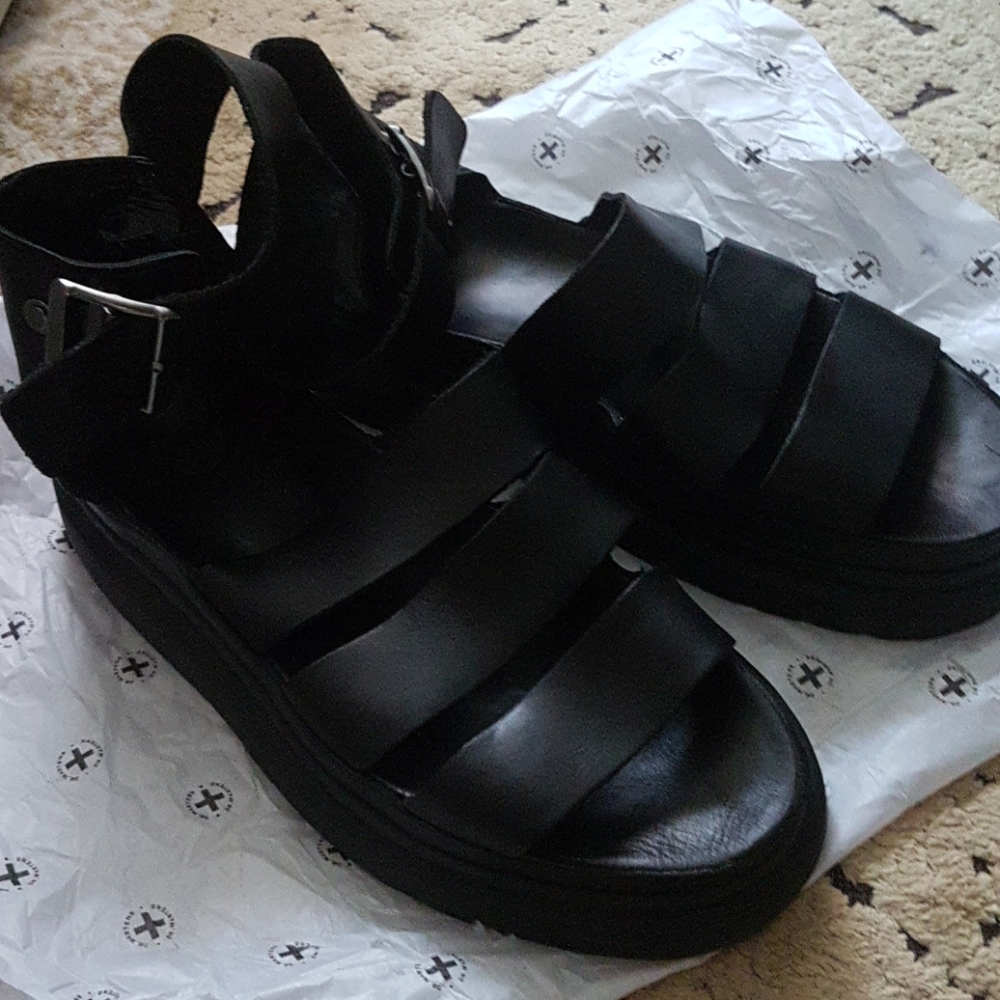 Dr. Martin CLARISSA sandals